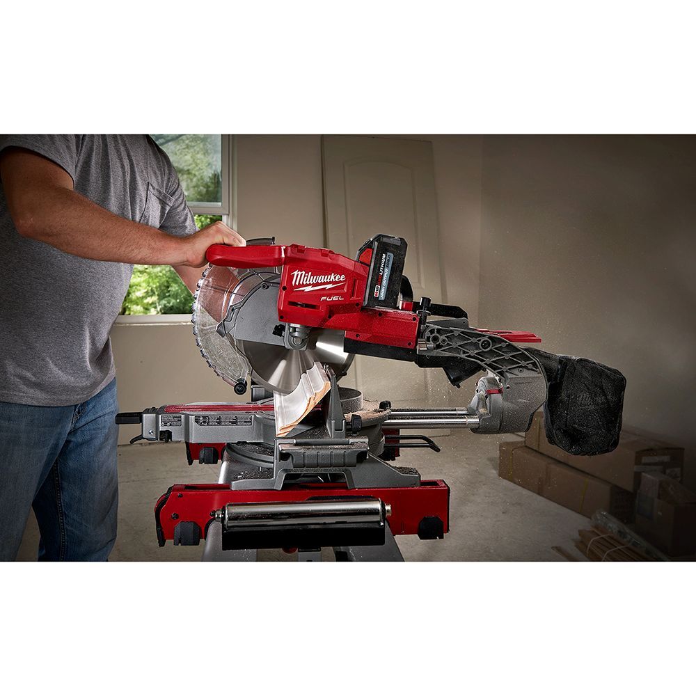 Milwaukee M18 FUEL Dual Bevel Sliding Compound Miter Saw
