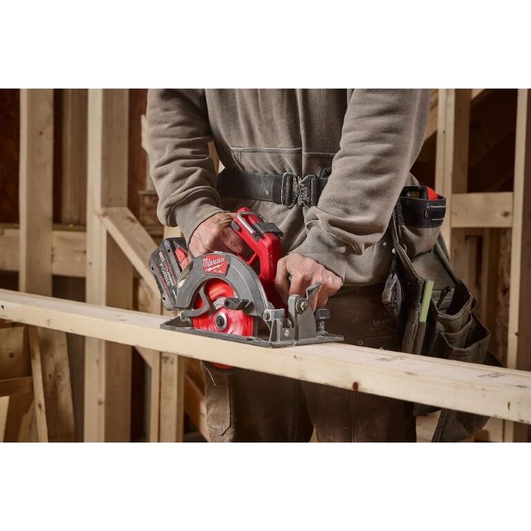 Milwaukee M18 Fuel Circular Saw, 7 1/4-In (Tool Only)