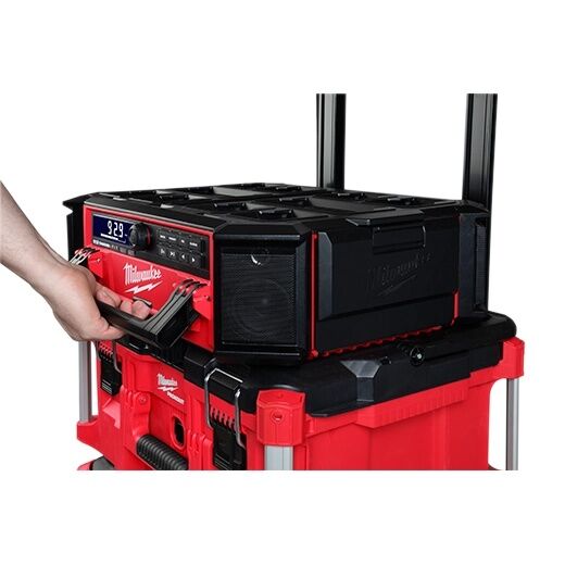 Milwaukee M18 Corded Packout Jobsite Radio/Charger