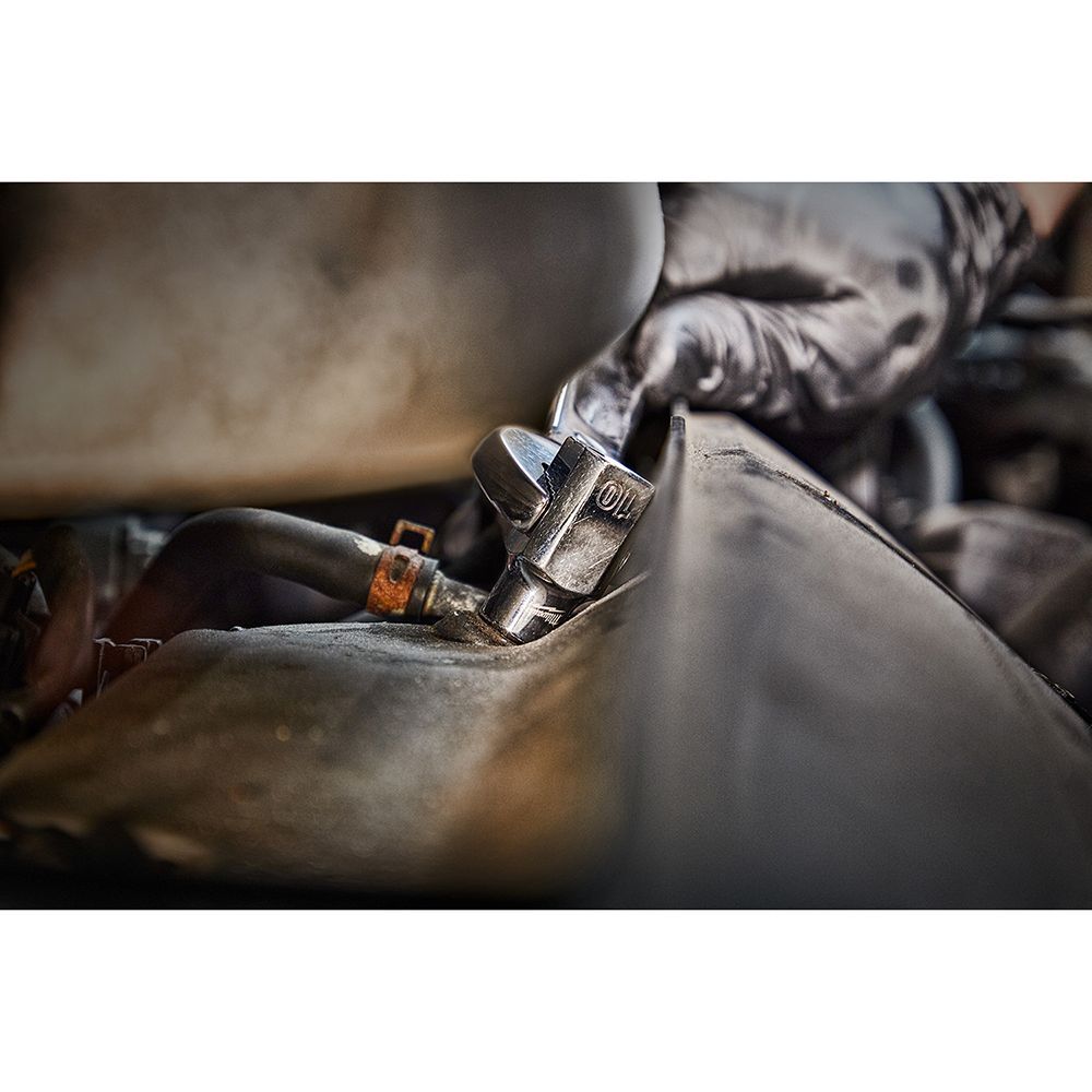 Milwaukee 3/8-In Drive Ratchet & SAE Socket Set, 28-Pc