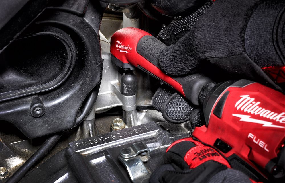 Milwaukee Shockwave Impact Duty Right Angle Adapter