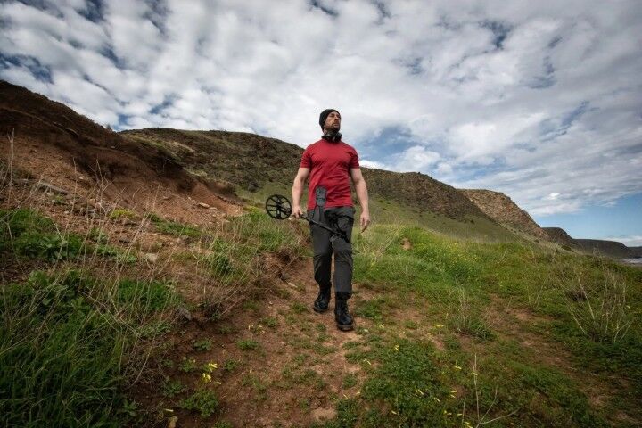 Minelab Equinox 900 Metal Detector