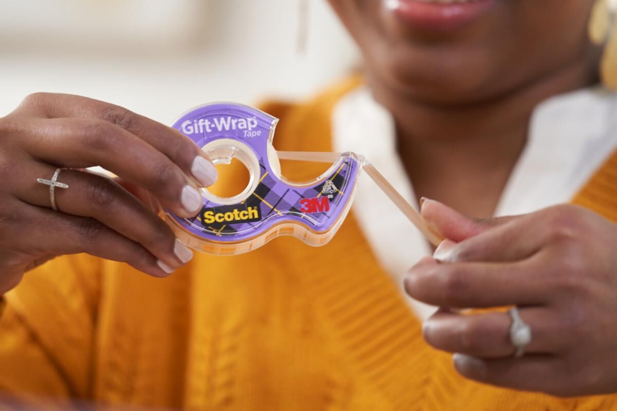 Scotch Gift-Wrap Tape Dispensered Roll, 650-In