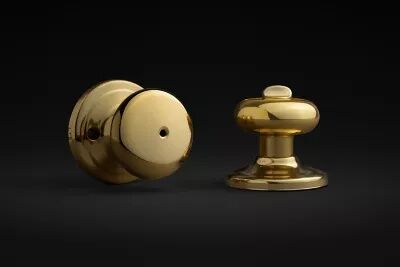 Kwikset Polished Brass Bed/Bath Juno Door Knob