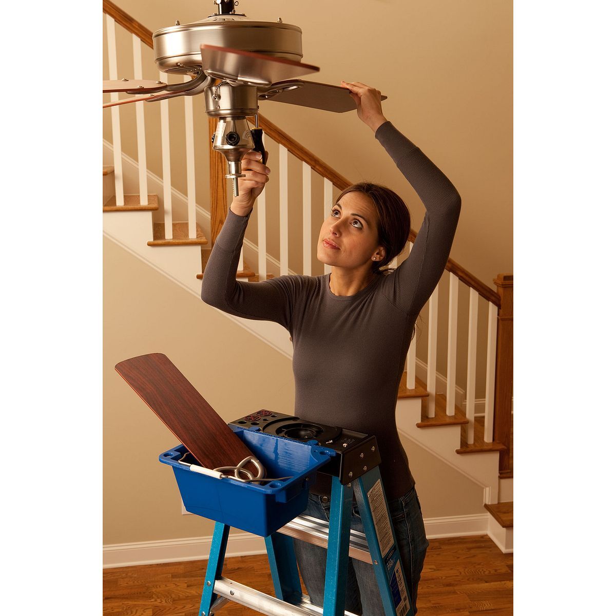 Werner Blue Lock-In Utility Bucket AC52-UB, 1-Gal/25-Lb