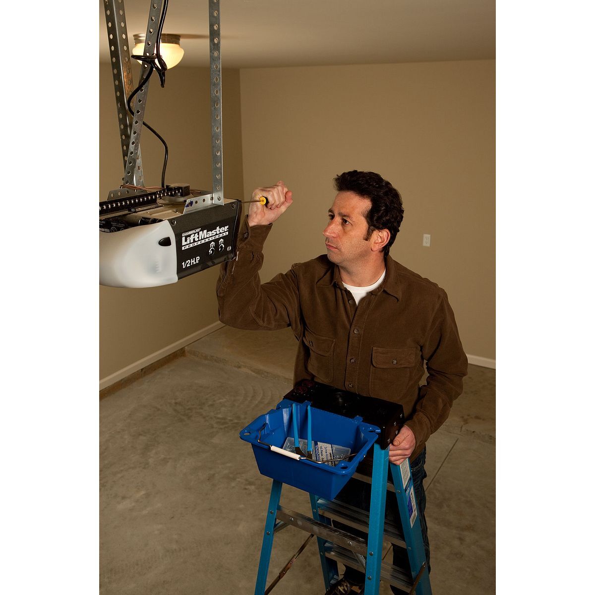 Werner Blue Lock-In Utility Bucket AC52-UB, 1-Gal/25-Lb