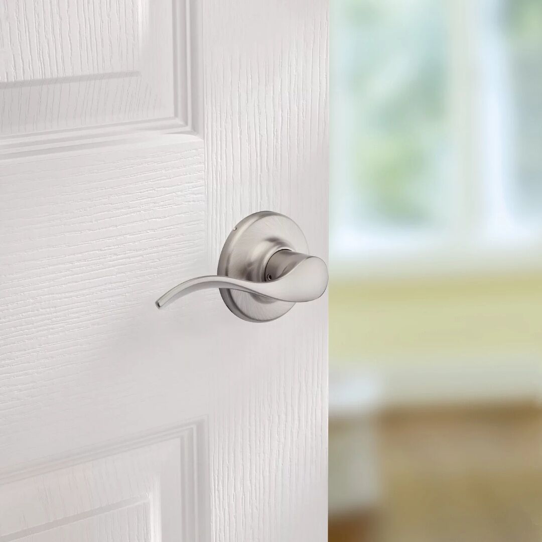 Kwikset Hall/Closet Satin Nickel Balboa Lever Door Knob
