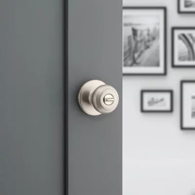 Kwikset Satin Nickel Bed/Bath Cove Door Knob