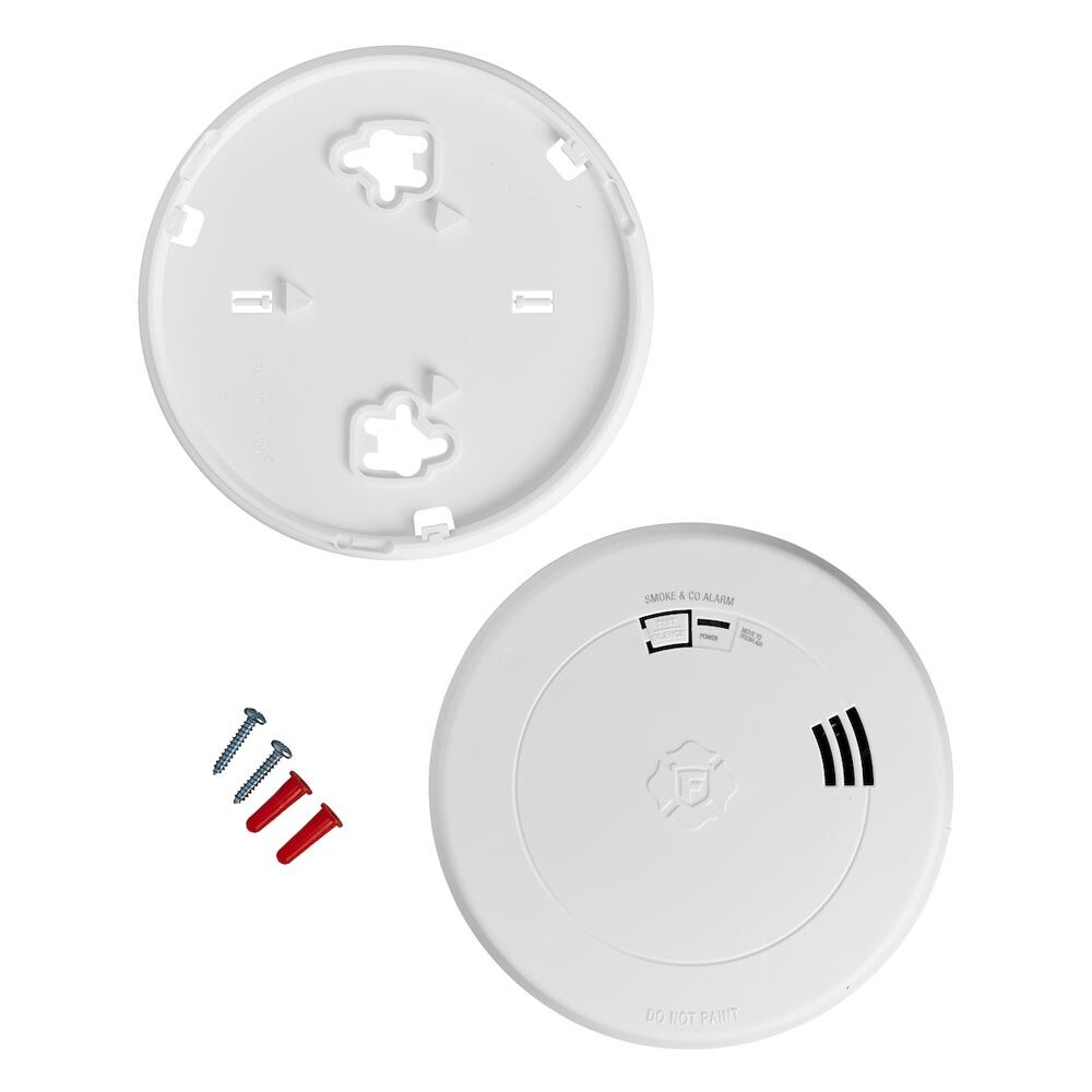 First Alert 10-Year Battery 2-In-1 Smoke & CO Alarm With Voice Alerts