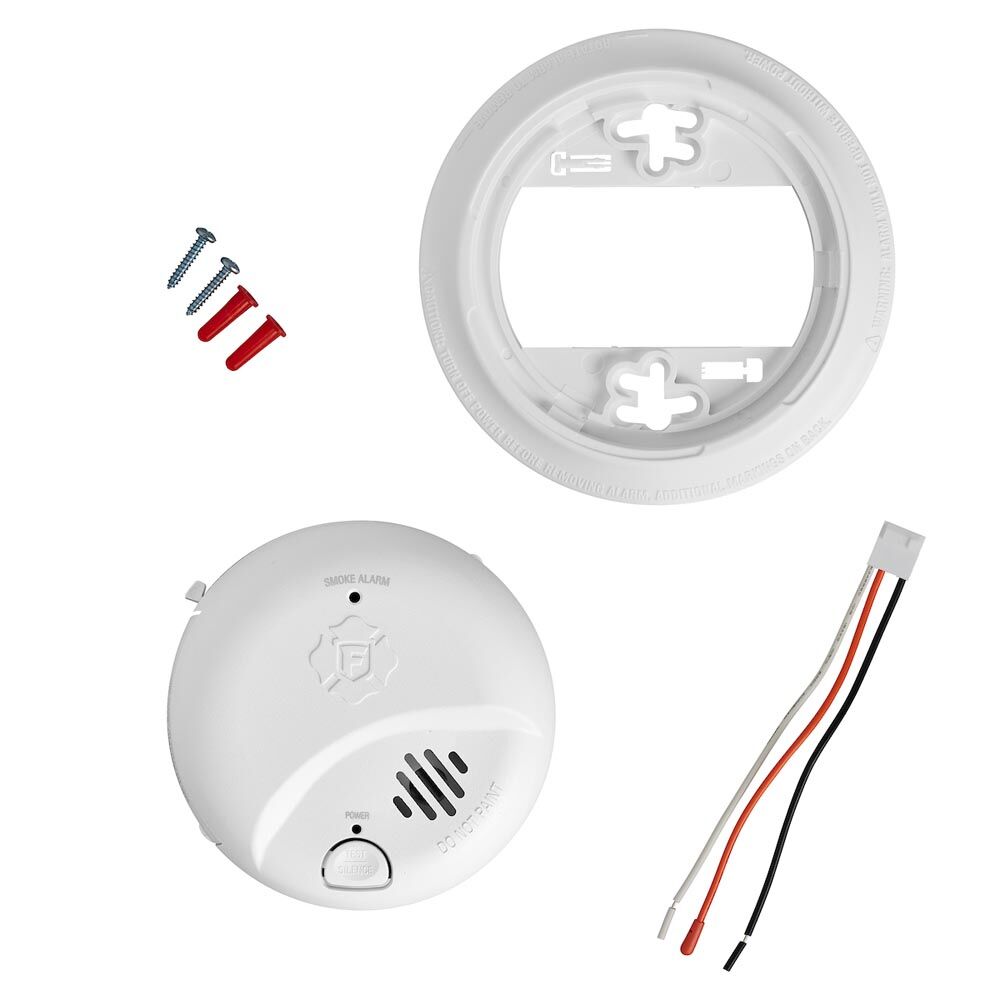 First Alert Interconnect Hardwire Smoke Alarm With 10-Year Battery Backup