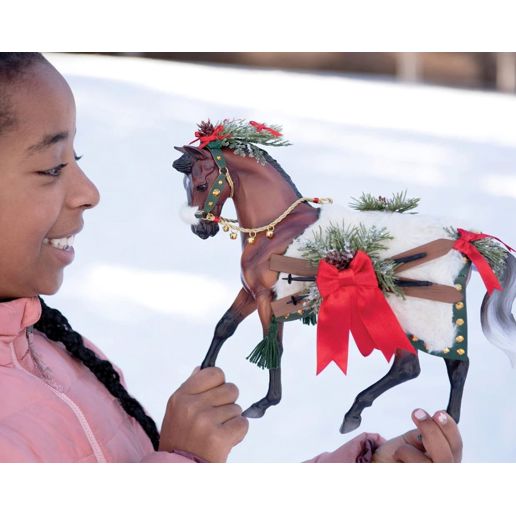Breyer Après Ski 2024 Holiday Horse Toy
