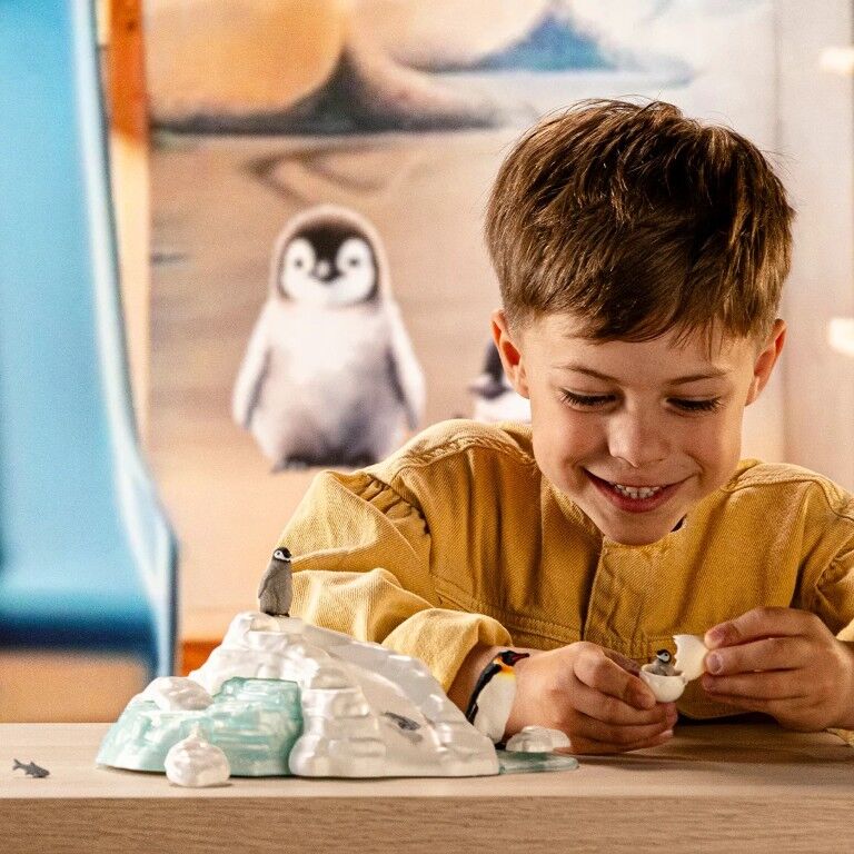 Schleich Penguin Family Fun Toy Set