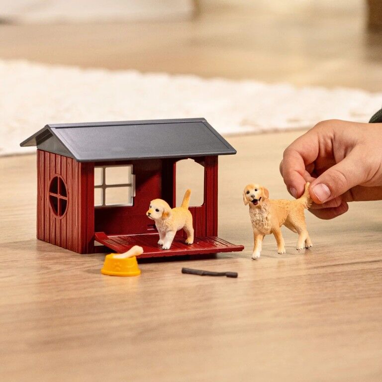 Schleich Dog Kennel Toy Set With Golden Retriever