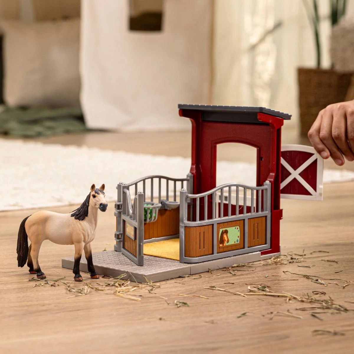 Schleich Ponybox with Mustang Mare