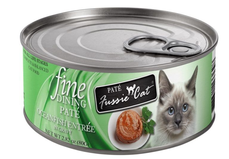 Fussie Cat Fine Dining Paté Oceanfish Entrée in Gravy Cat Food, 2.82-Oz