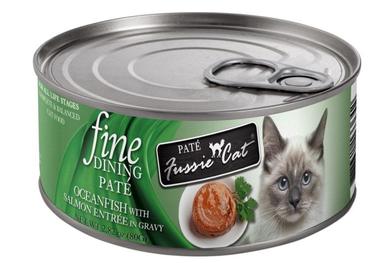 Fussie Cat Fine Dining Paté Oceanfish with Salmon Entrée in Gravy Cat Food, 2.82-Oz