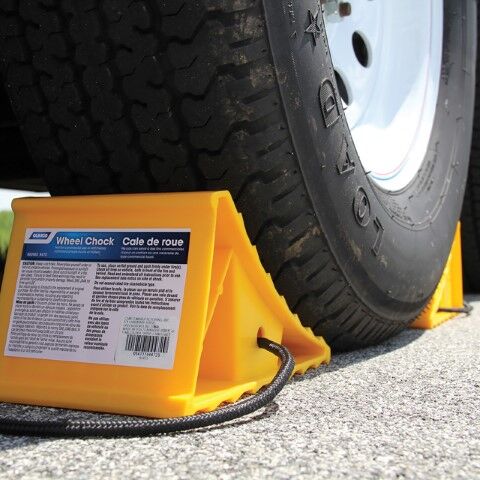 Camco Wheel Chock With Rope, 8 18-In X 4 5/8-In X 5 3/8-In