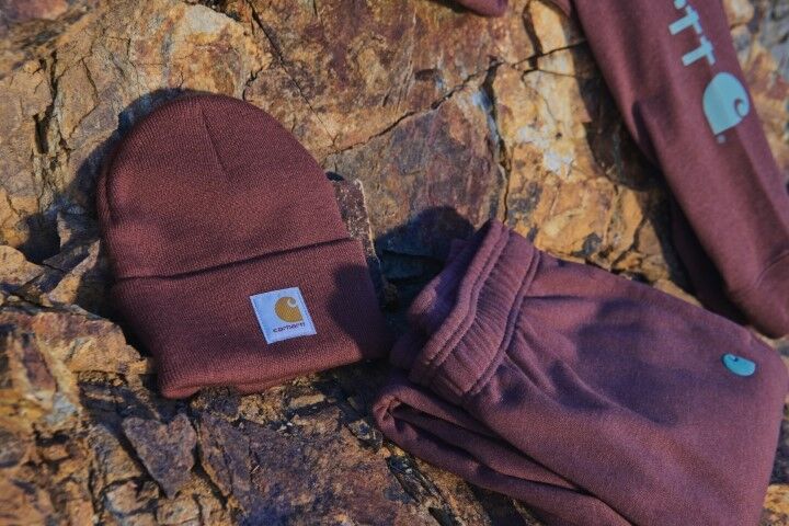 Carhartt Men's Knit Cuffed Beanie in Blackberry