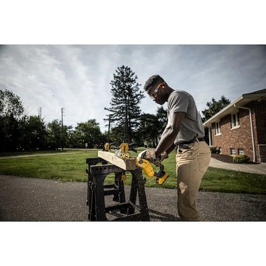 DEWALT 20V MAX 8-In Brushless Cordless Pruning Chainsaw (Tool Only)