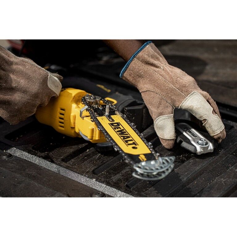 DeWALT 20V 8-In Cordless Pruning Chainsaw Kit