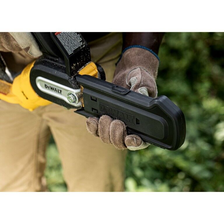 DeWALT 20V 8-In Cordless Pruning Chainsaw Kit