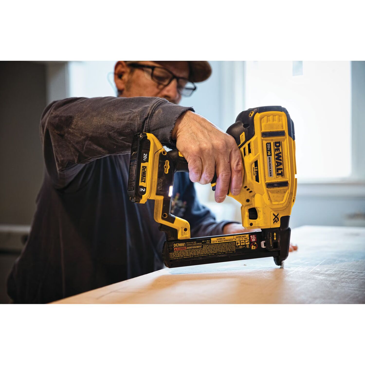 DEWALT 20-V Max XR Narrow Crown Stapler, 18-Gauge (Tool Only)