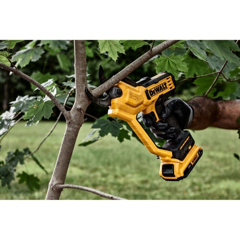 DeWALT 20V MAX 1-1/2-In Cordless Pruner (Tool Only)