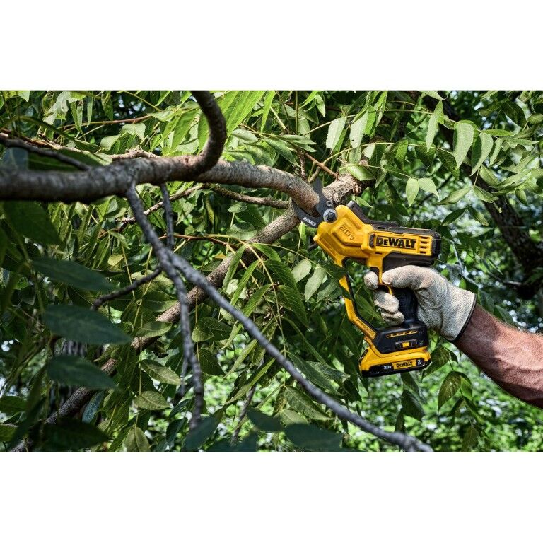 DeWALT 20V MAX 1-1/2-In Cordless Pruner (Tool Only)