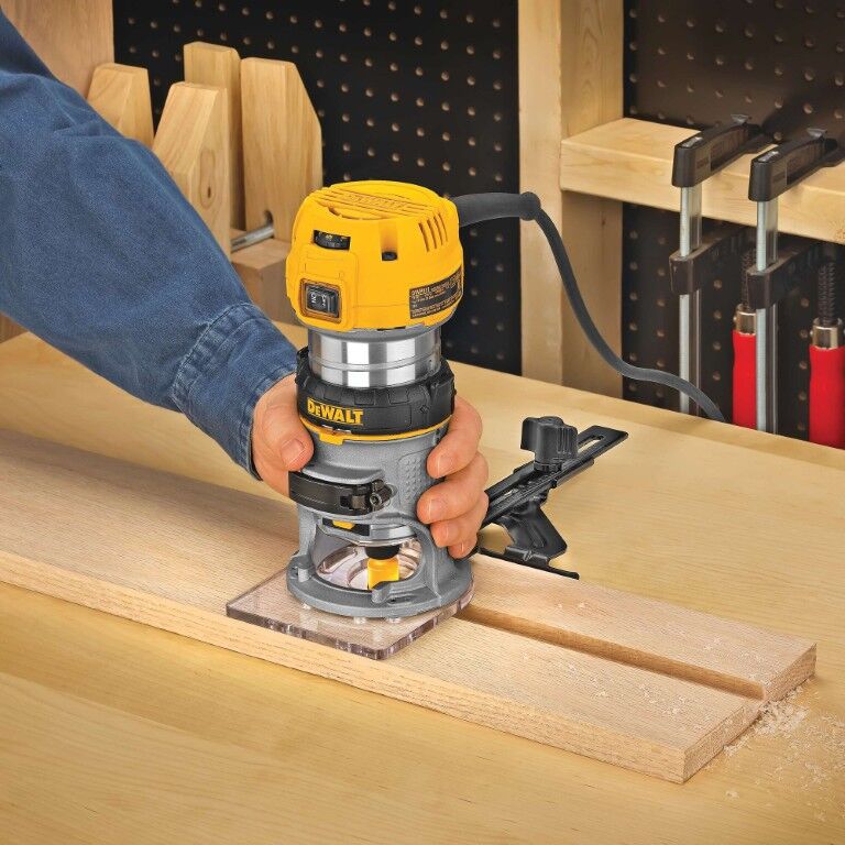 DEWALT 1.25-HP Max Torque Variable Speed Compact Corded Router