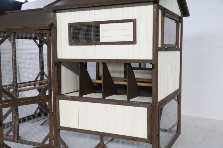 Kiesau Estate Large Chicken Coop, 8-12 Chickens