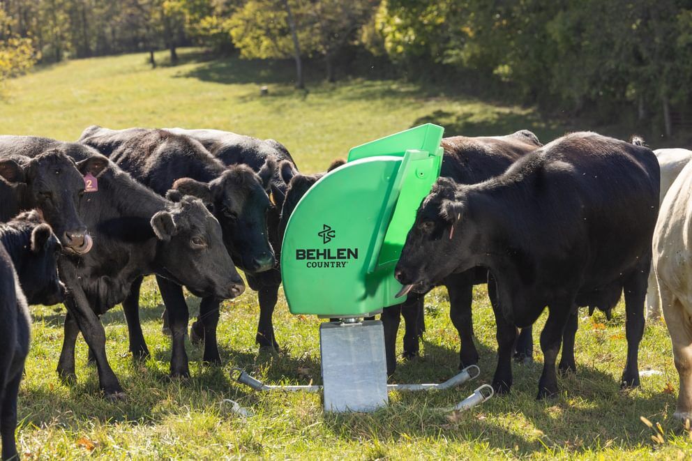 Behlen Country Green Pasture Max Mineral Feeder