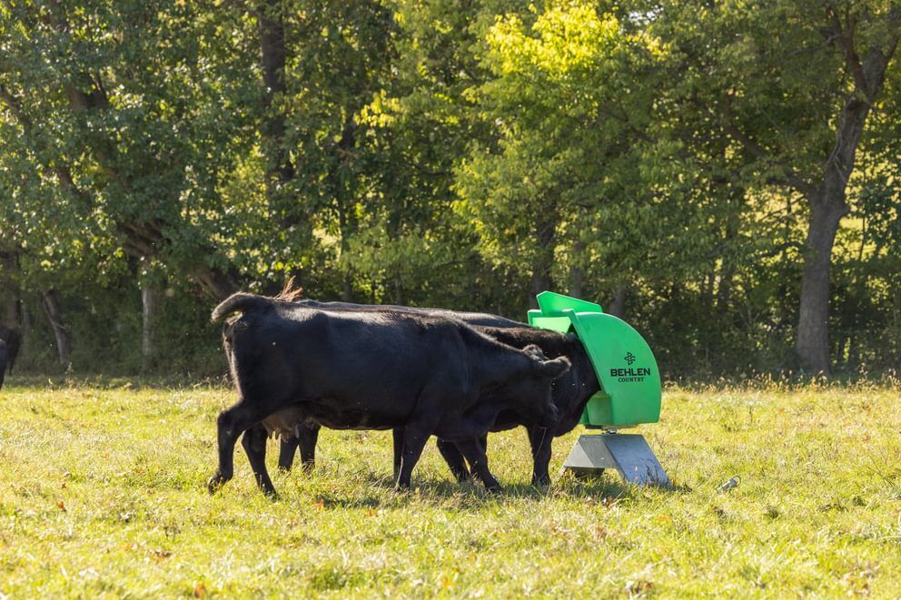 Behlen Country Green Pasture Max Mineral Feeder
