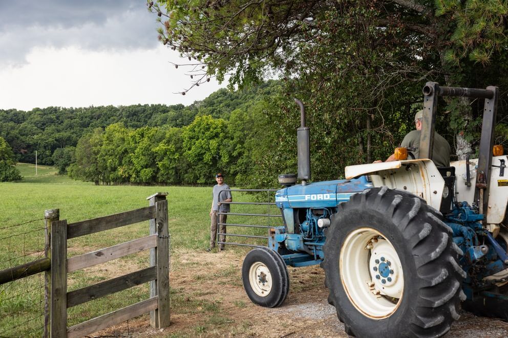 Behlen Country Gray The Heritage Round Corner Gate, 16-Ft x 50-In