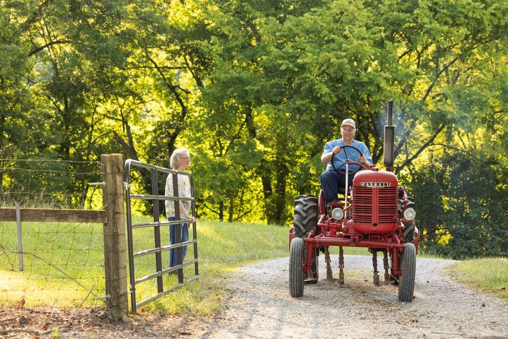 Behlen Country Gray The Heritage Round Corner Gate, 16-Ft x 50-In