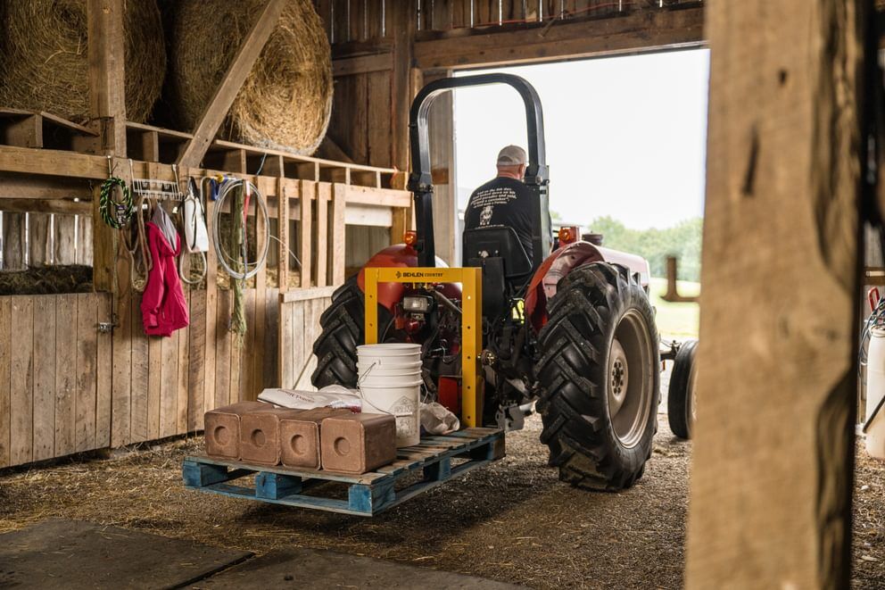 Behlen Country 3-Point Carry All, 1000-Lb