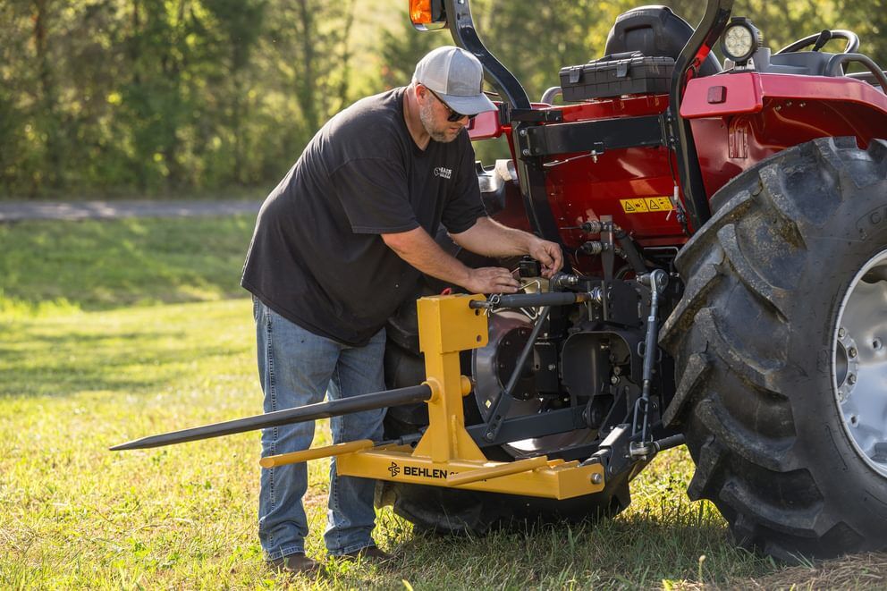 Behlen Country 3-Point Heavy-Duty Bale Spear, 2000-Lb