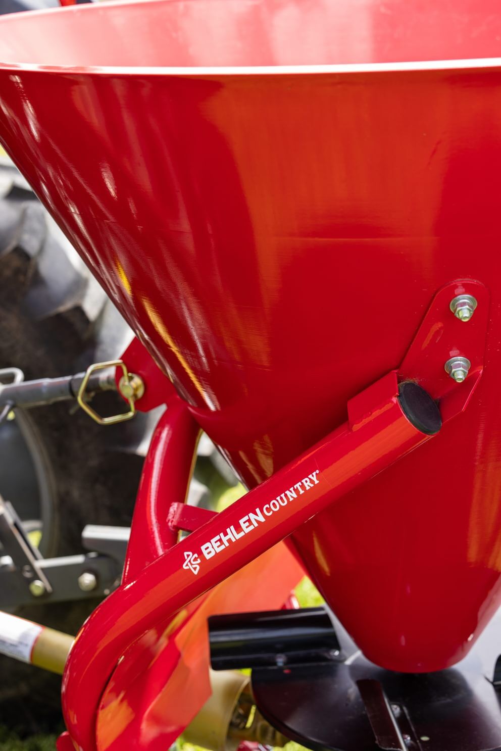 Behlen Country Red Steek 3-Point Spreader, 850-Lb