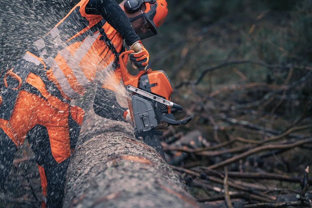 Husqvarna 592 XP 28-In X-Tough Light RSN Chainsaw