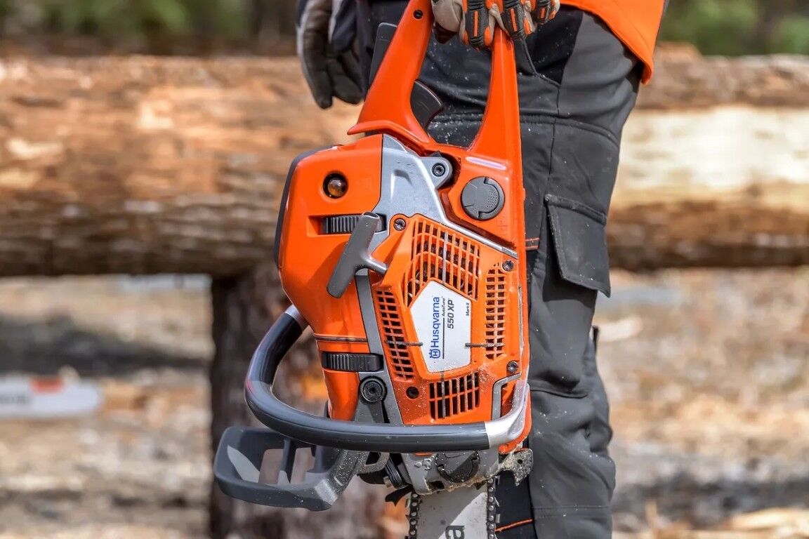 Husqvarna 550 XP Mark II 16-In Gas Chainsaw