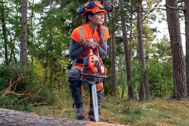 Husqvarna 550 XP Mark II 16-In Gas Chainsaw