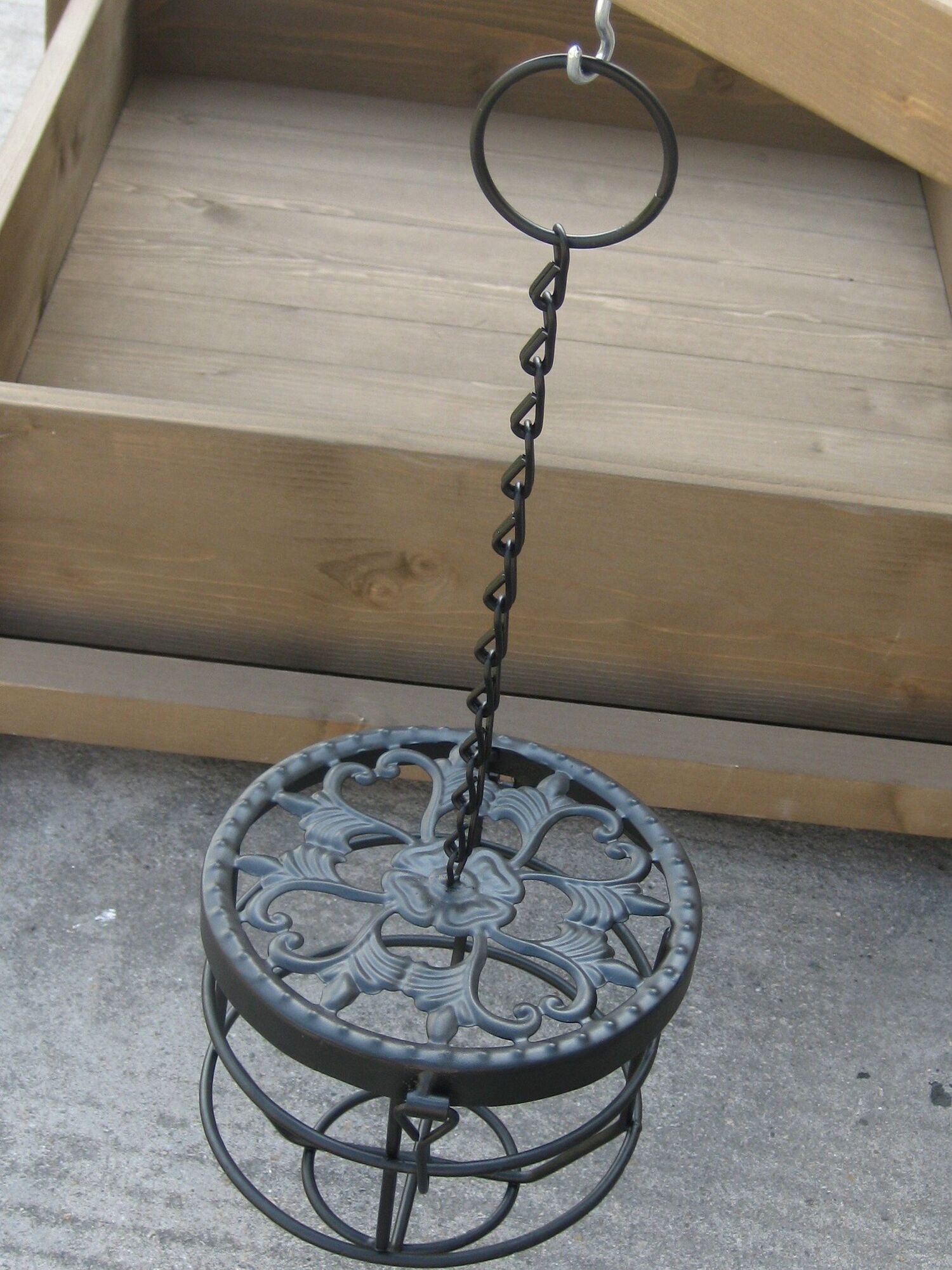 Coops & Feathers Wire Treat Basket 4"