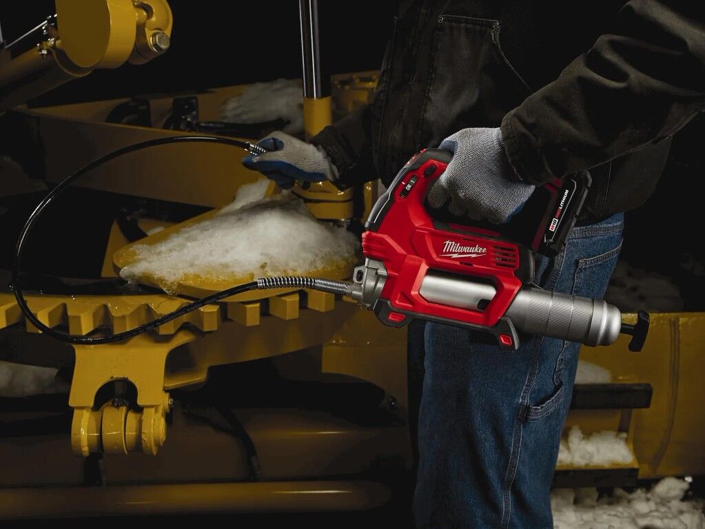 Milwaukee M18 2-Speed Grease Gun Kit