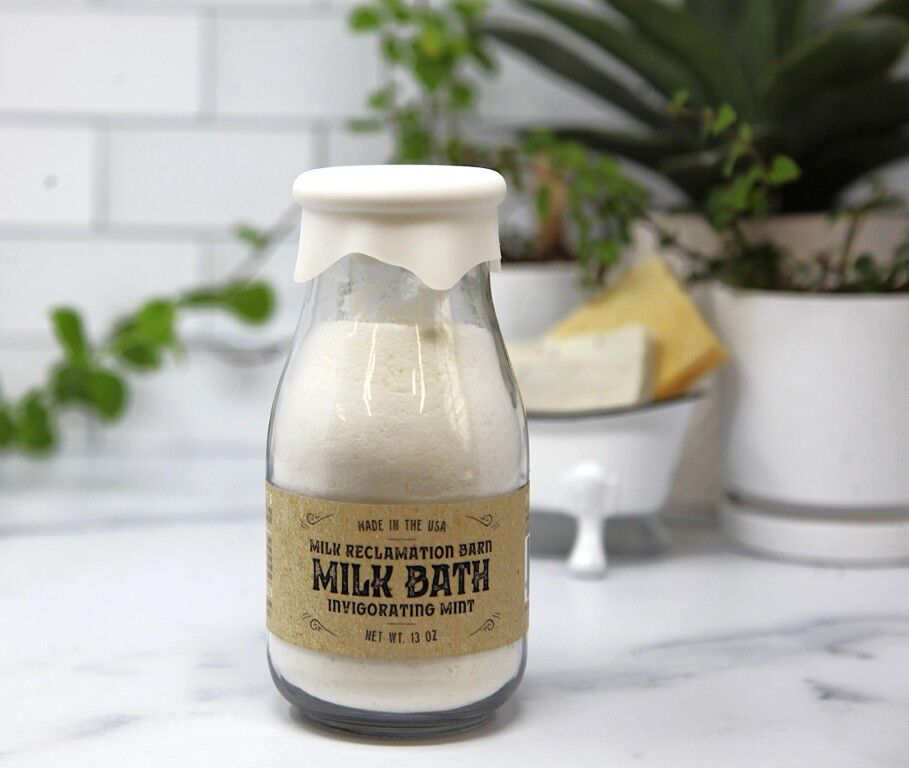 Milk Reclamation Barn Invigorating Mint Scent Milk Bath, 13-Oz