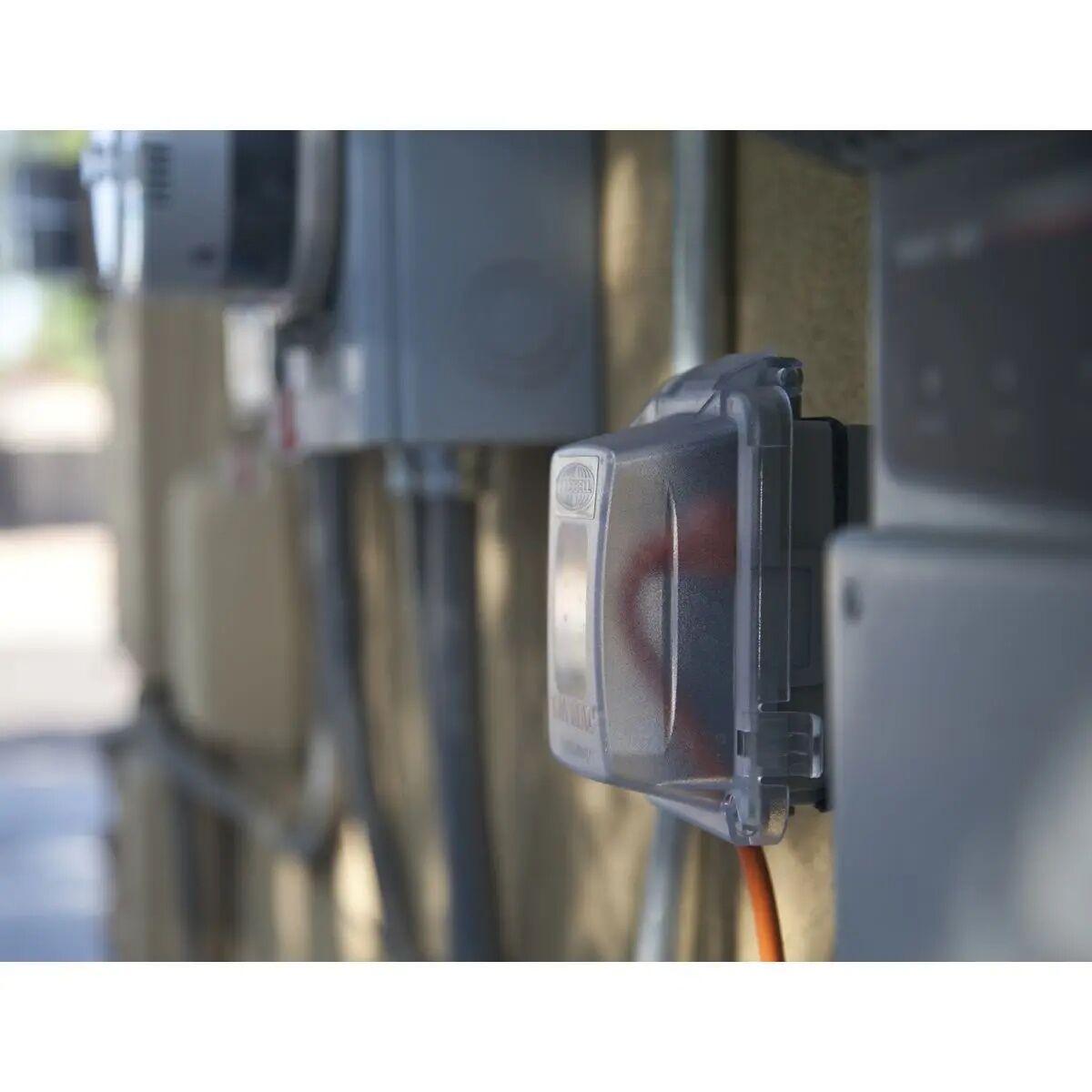 TayMac Extra Duty 1-Gang Weatherproof In-Use 16-In-1 Electrical Cover, 2 3/4-In