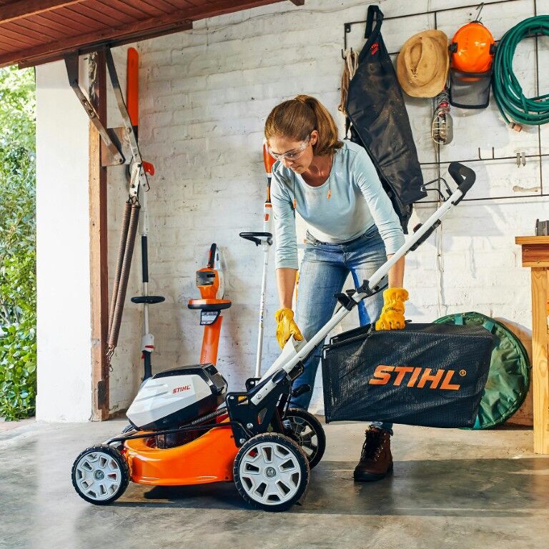 STIHL RMA 460 19-In Battery Powered Walk Behind Push Lawn Mower