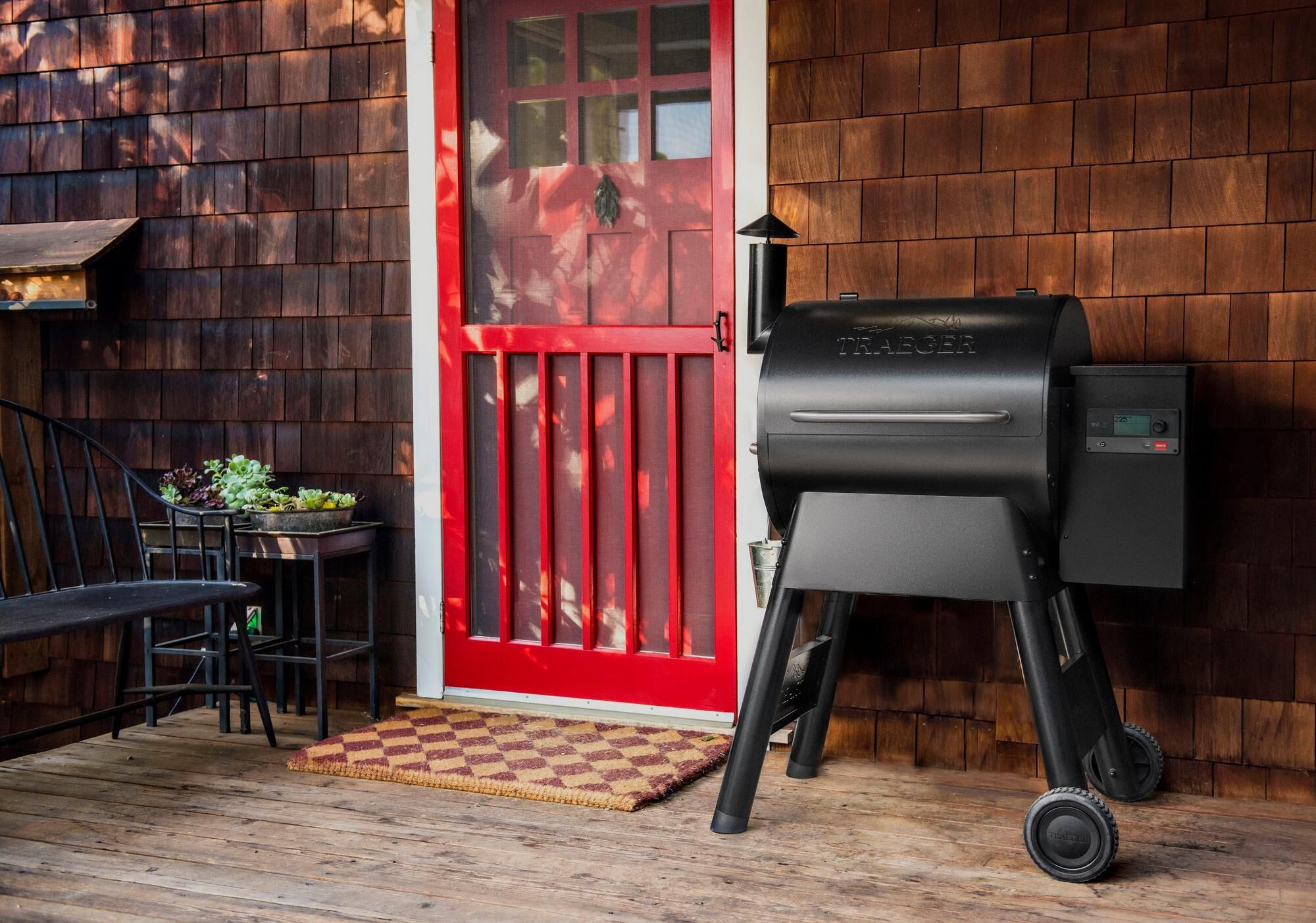 Pro Series 575 Pellet Grill with WiFIRE® in Black